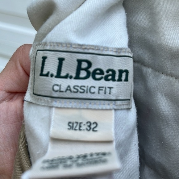 L. L. Bean Khakis Mens Shorts - Picture 3 of 3